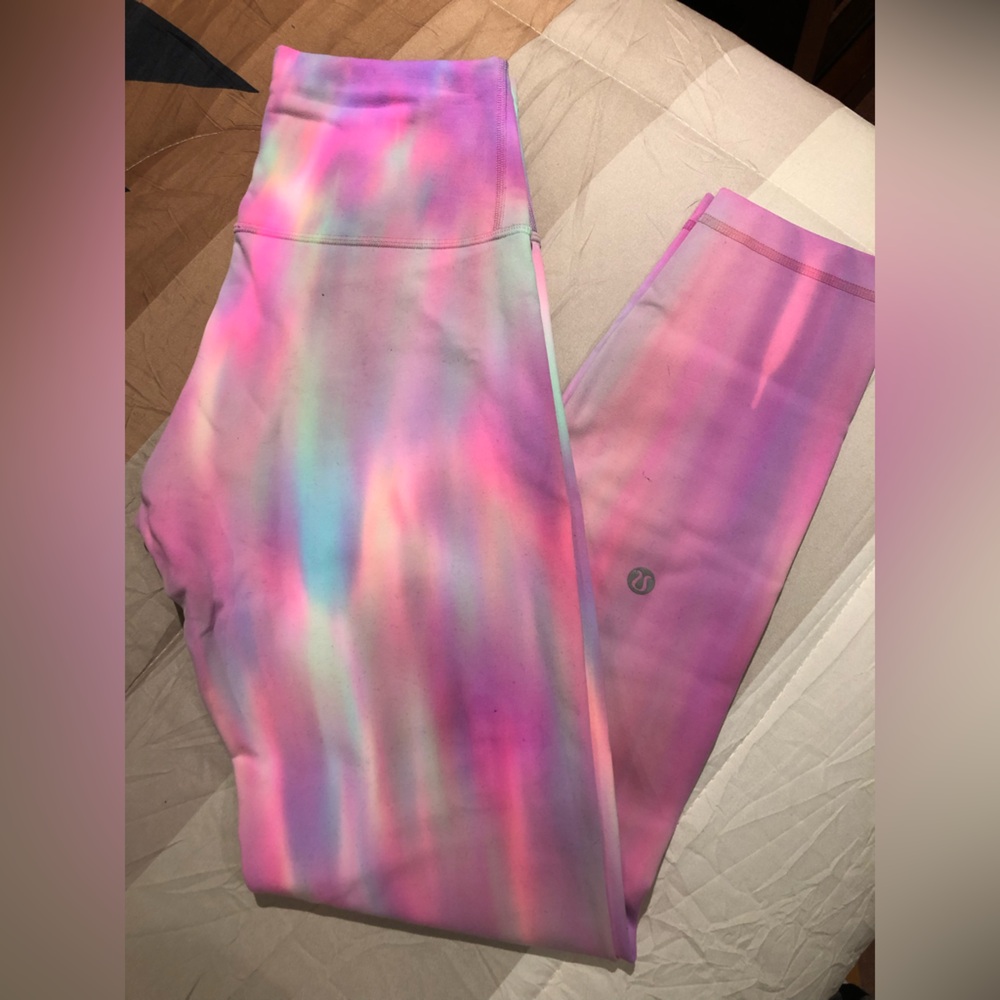 Lululemon Phychedelic leggins size 6